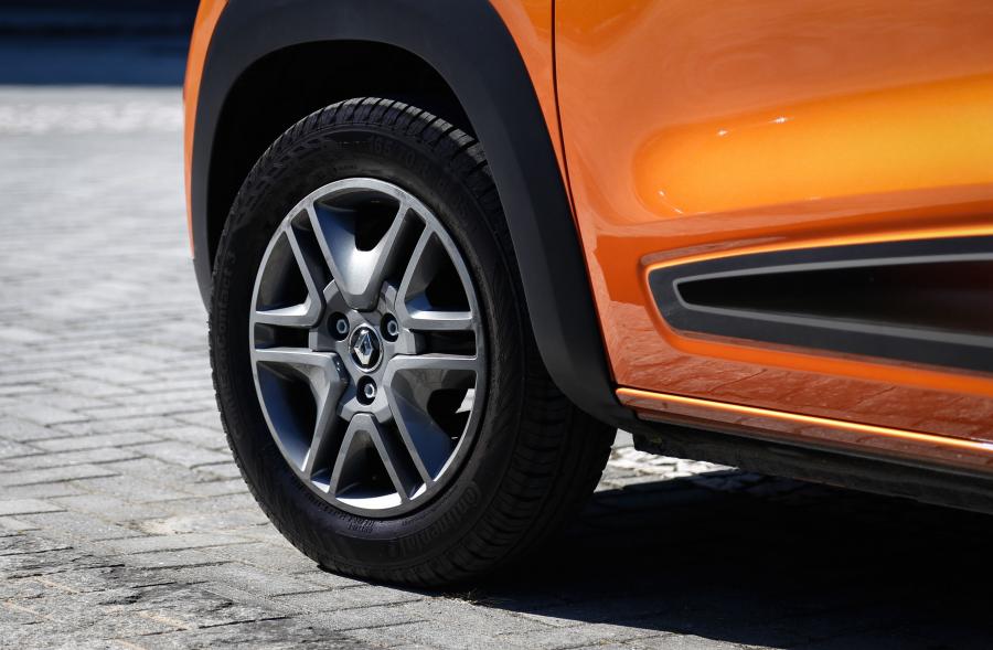 Колеса Renault Kwid Intense 2017 года  (LA) (фото 43 из 51)